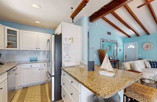 Little Venice House | Sun-splashed dog-friendly home near water with heated pool, great deck, patio