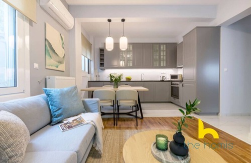 Koukaki Apartment | Sun-Splashed Sanctum w/Green Patio, Acropolis