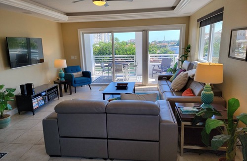 Clearwater Beach Condo | Sun West Palms - Suite 203 - 3 Bd/Ba - 3rd Story Bay Water View.