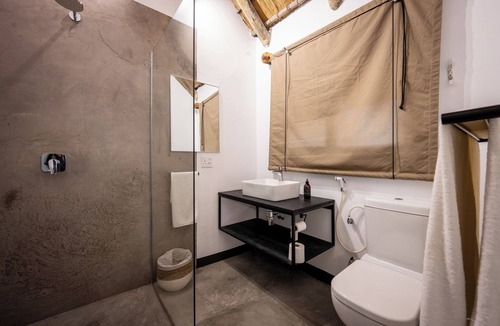 Thorny Bush Game Reserve Cabin | Sunbirds Oasis Lodge