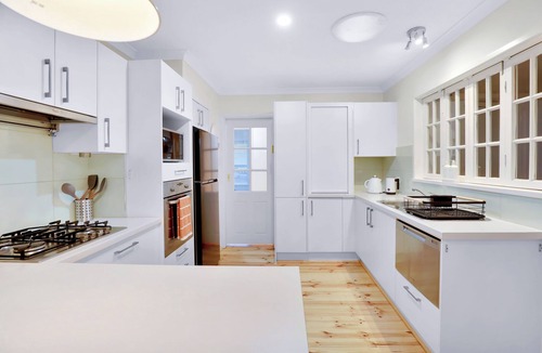 Sunbury House | Sunbury large family home close to airport macedon ranges newly renovated