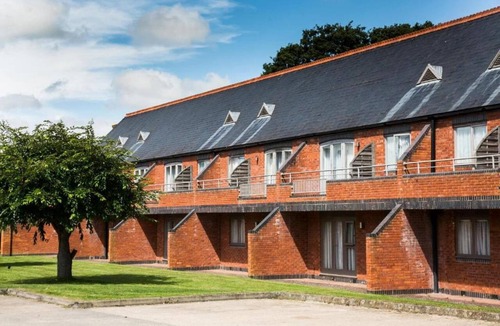 Wellesbourne Apartment | Sunday Walton Hall Retreat & Spa | Standard Double