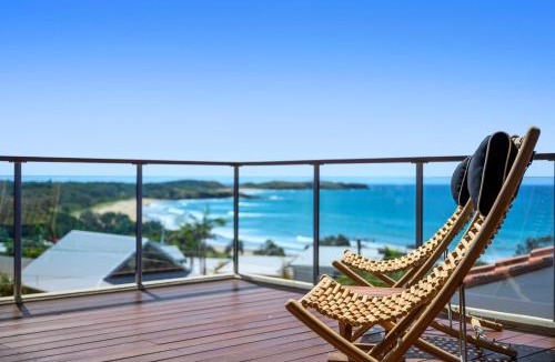 Emerald Beach House | Sundecks Beachside Escape - Luxury at Emerald