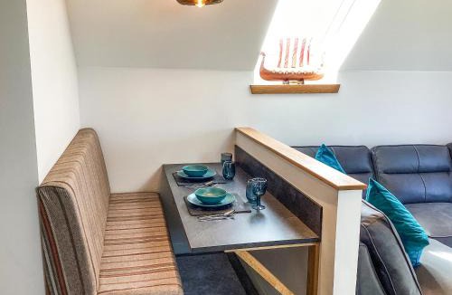 Hunspow House | Sundown Apartment