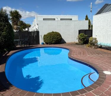 Springlands Hotel | Sundowner Motel