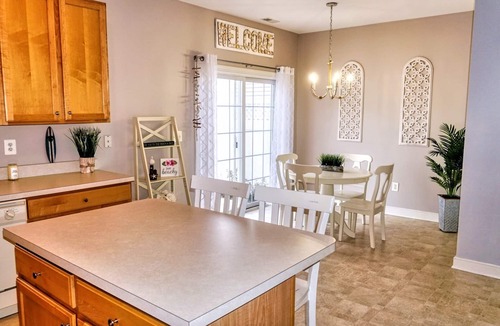 Villages of Five Points House | SUNDRENCHED REFLECTIONS – 4BD, 3.5BA – Sleeps 10 – Walkable community – Community Pool