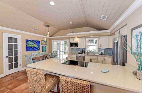 Holmes Beach Villa | Sunfish 102 & 104