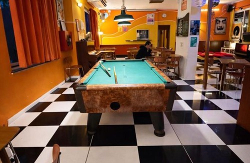 Marebello Hostel | Sunflower Beach Backpacker Hostel & Bar