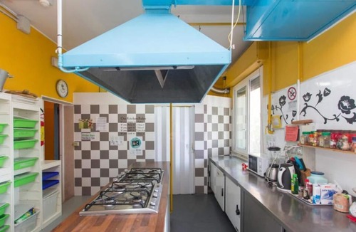 Marebello Hostel | Sunflower Beach Backpacker Hostel