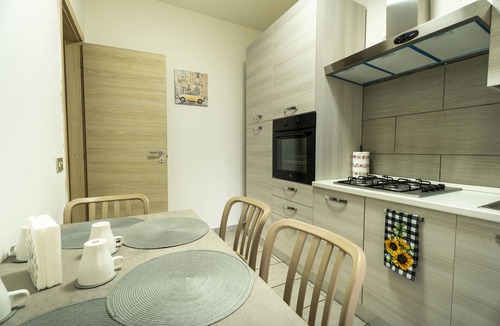 Il Cristo Apartment | Sunflower House Sorbara