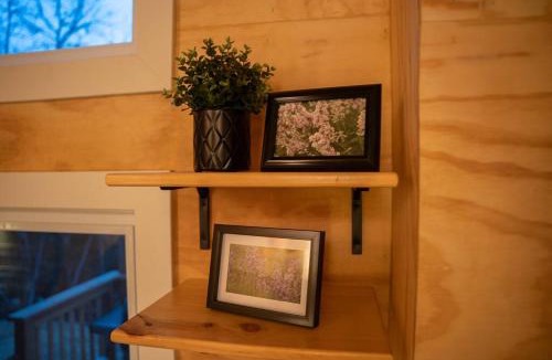 Chester Ski Chalet | Sunflower Suite - The Dordean Suites of Chester