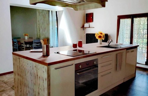 Cascina Villa | Sunflowers abode Your rustic home in the center of all Tuscan destinations!