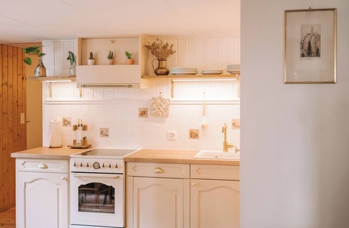 Beatenberg Condo | SUNGALOW Beatenberg- Panoramic Vintage-Chic Chalet with Gourmet Kitchen