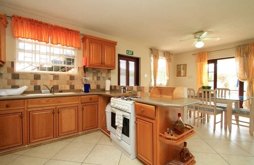 Douglas Apartment | Sungold House: Ginger Lily Apartment