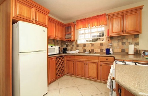 Douglas Apartment | Sungold House: Ginger Lily Apartment