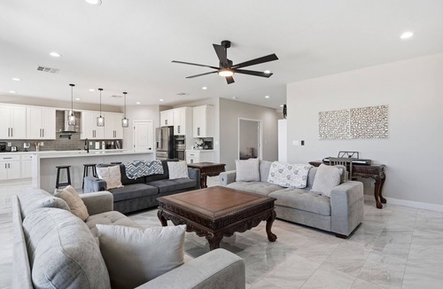 Gililland House | SunHaven Retreat Poolside Fun in Tempe w/Spa, Game Room & RV Parking