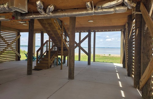 Spring Grove House | SUNKEN MEADOW BEACH ~ Private Beach, Sleeps 12