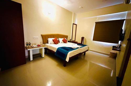 Chromepet Hotel | Sunlight Residency