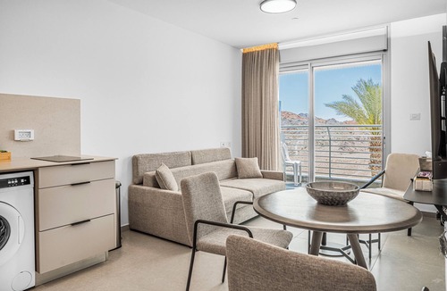 Eilat Apartment | Sunlit Desert View Modern Retreat by Sea N Rent