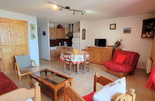 Saint-Michel-de-Chaillol Apartment | Sunlit Ground Floor Apartment, Sleeps 5, South-Facing Terrace - Chaillol 1600