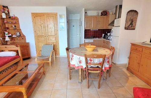 Saint-Michel-de-Chaillol Apartment | Sunlit Ground Floor Apartment, Sleeps 5, South-Facing Terrace - Chaillol 1600