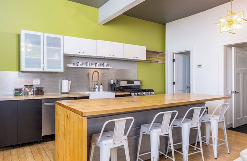 Macalester - Groveland House | Sunny 16BD Group Getaway w/Arcade, Theater, Event Venue
