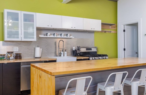 Macalester - Groveland House | Sunny 16BD Group Getaway w/Arcade, Theater, Event Venue