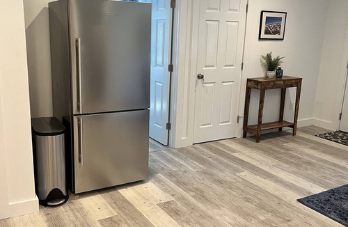 Green Harbor-Cedar Crest Cottage | Sunny 2-bedroom beach cottage, walk to beach!