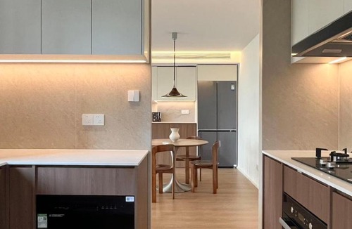 Jing'an Apartment | Sunny Abode 中远A 2Bedroom river view near Suzhou River
