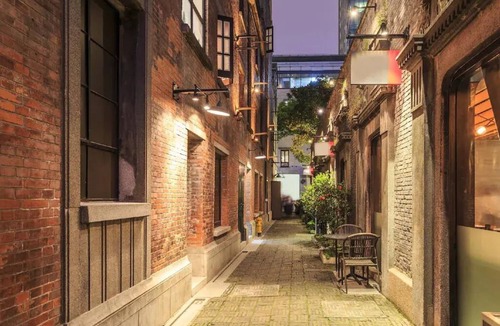 Downtown Shanghai Apartment | Sunny Abode Zhongkai City Lights 3-Bedroom near Nanjing Road