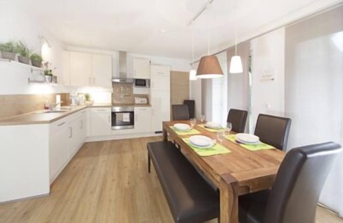 Garmisch-Partenkirchen Apartment | Sunny apartment on the ground floor with a fantastic view of the Zugspitze.