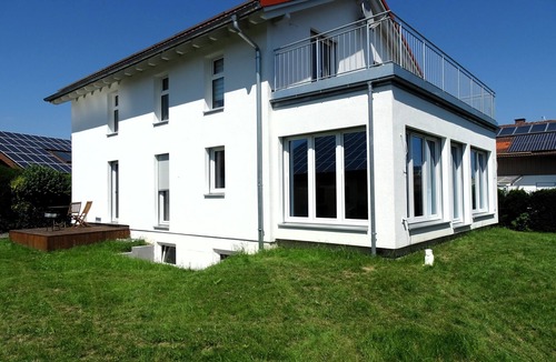 Postmuenster Apartment | Sunny apartment with large garden in a local recreation area