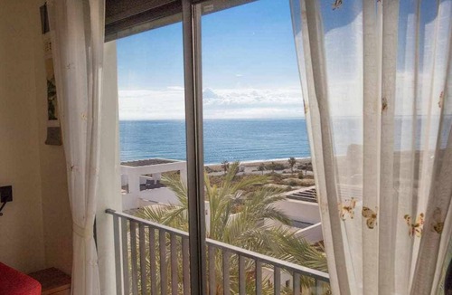 Playa Macenas Apartment | Sunny apartment with privileged terrace