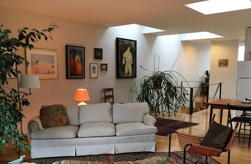 Bolton Hill Apartment | Sunny art-filled apartment in historic Bolton Hill, Baltimore