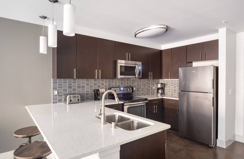 West Bellevue Apartment | Sunny Bellevue 1BR w/W/D, Gym & Lounge, nr Downtown Park, by Blueground