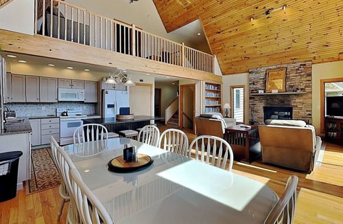 McHenry Cottage | Sunny Boy by Taylor Made Deep Creek