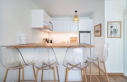 Boulouris-sur-Mer Apartment | Sunny Break – Cozy Retreat Steps from the Sea