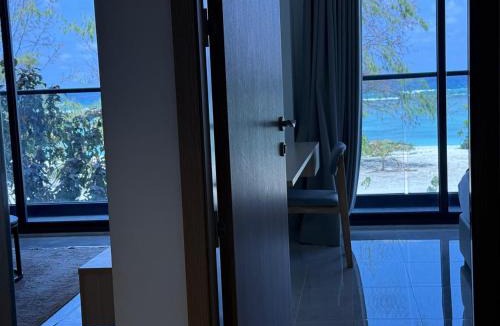 Farukolhufushi Island House | Sunny Canopy