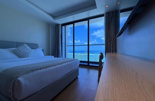 Farukolhufushi Island House | Sunny Canopy