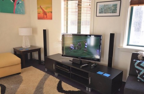 Te Aro Apartment | Sunny Central Large CBD Apartment (v13)