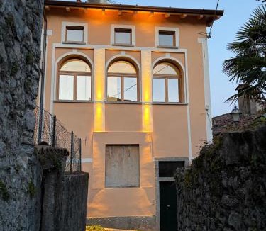 Azzano Apartment | Sunny Corner near Bellagio