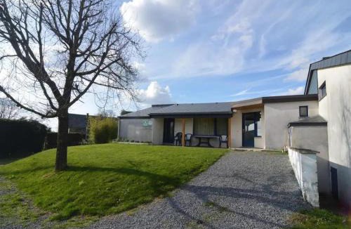 Awagne House | Sunny Cottage with Pool