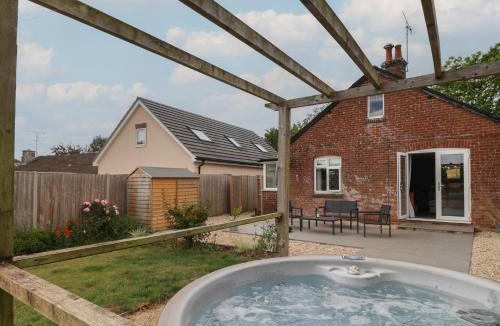 Holworth House | Sunny Croft