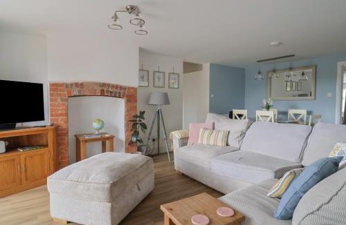 Holworth House | Sunny Croft