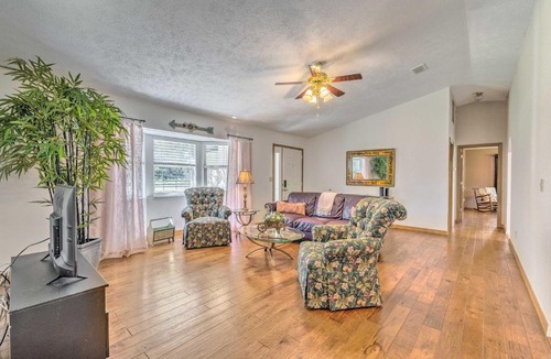 Fellowship House | Sunny Escape, 4 Mi to World Equestrian Center