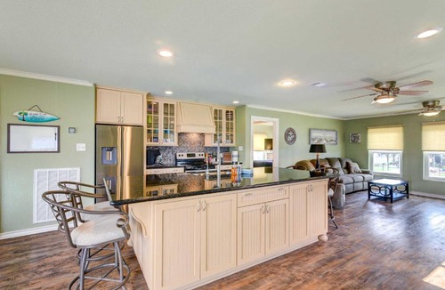 Freeport House | Sunny Freeport Home on Canal Fish On-Site!