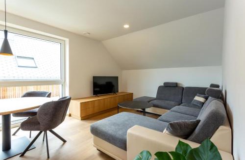 Lesce Apartment | Sunny Green Escape