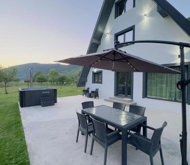 Bulz House | Sunny Hill Cab