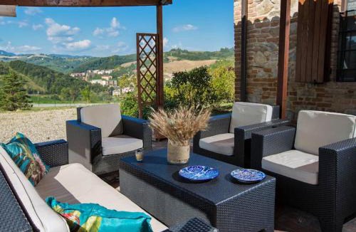 Tabiano Castello House | Sunny holiday home with swimming pool