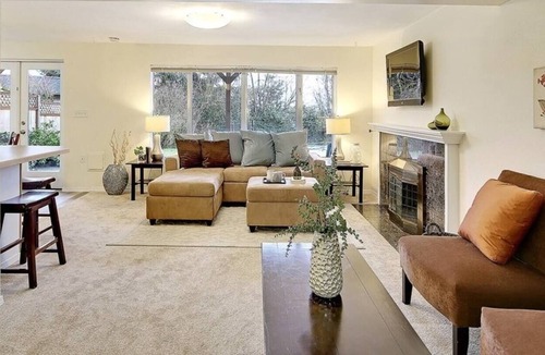 Highland Park Condo | Sunny in Seattle
